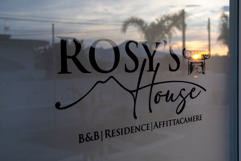 rosyshouse-home3